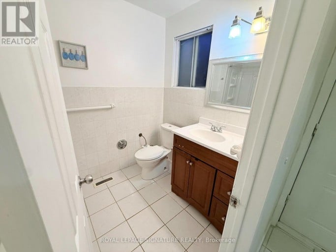 32 MADISON STREET, Brampton (Central Park), Ontario, L6S3C5