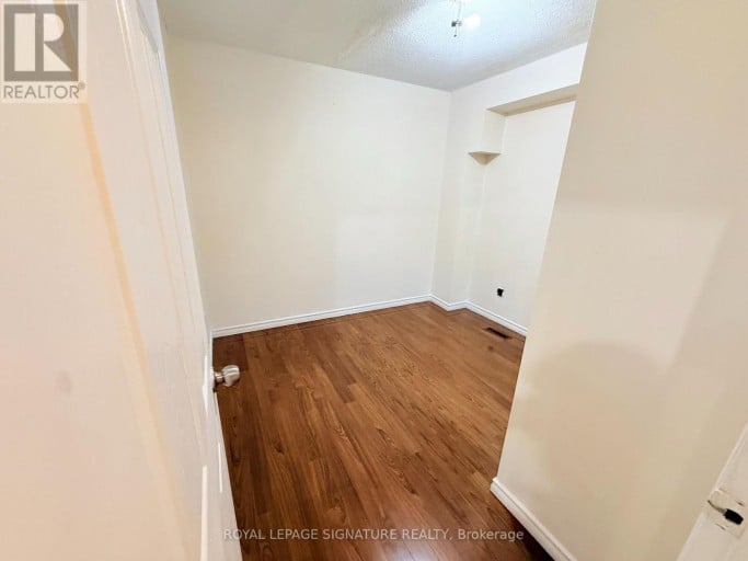 32 MADISON STREET, Brampton (Central Park), Ontario, L6S3C5