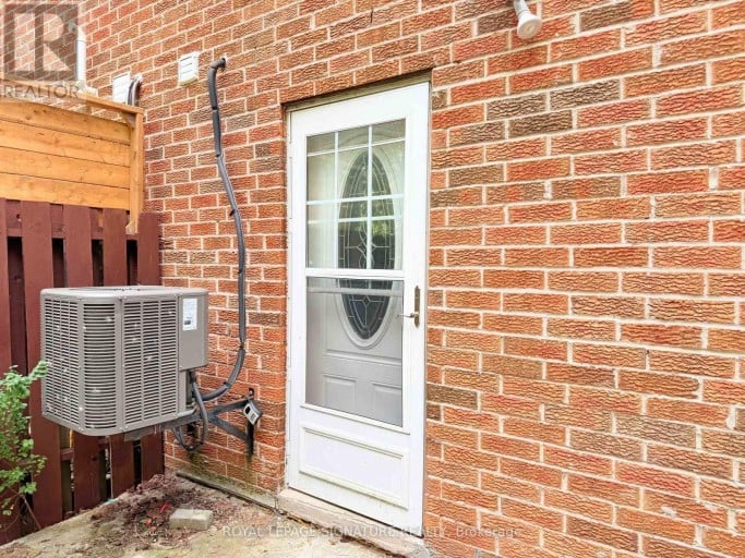 32 MADISON STREET, Brampton (Central Park), Ontario, L6S3C5