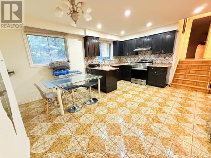 32 MADISON STREET, Brampton (Central Park), Ontario, L6S3C5