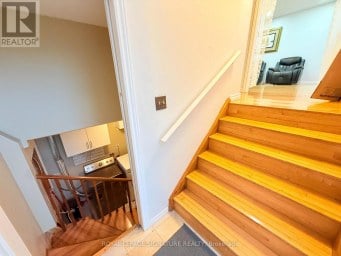 32 MADISON STREET Brampton (Central Park) Ontario photo 6