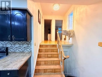 32 MADISON STREET Brampton (Central Park) Ontario photo 9