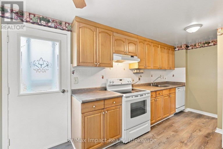 822 SOUTHDOWN STREET, Oshawa (Donevan), Ontario, L1H7X3