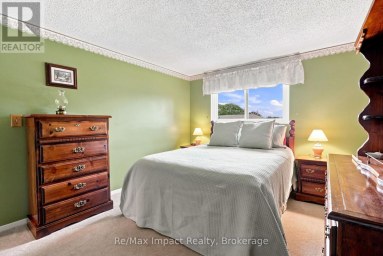 822 SOUTHDOWN STREET Oshawa (Donevan) Ontario photo 17