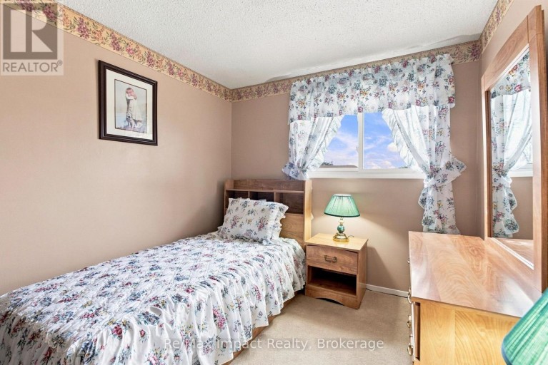 822 SOUTHDOWN STREET, Oshawa (Donevan), Ontario, L1H7X3