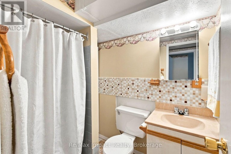 822 SOUTHDOWN STREET, Oshawa (Donevan), Ontario, L1H7X3
