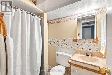 822 SOUTHDOWN STREET Oshawa (Donevan) Ontario photo 28