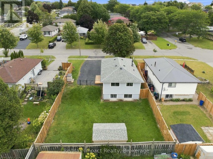 822 SOUTHDOWN STREET, Oshawa (Donevan), Ontario, L1H7X3