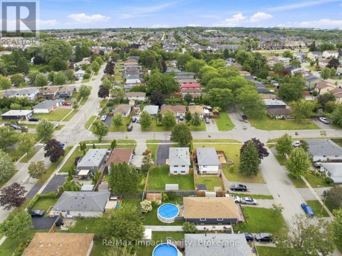 822 SOUTHDOWN STREET, Oshawa (Donevan), Ontario, L1H7X3