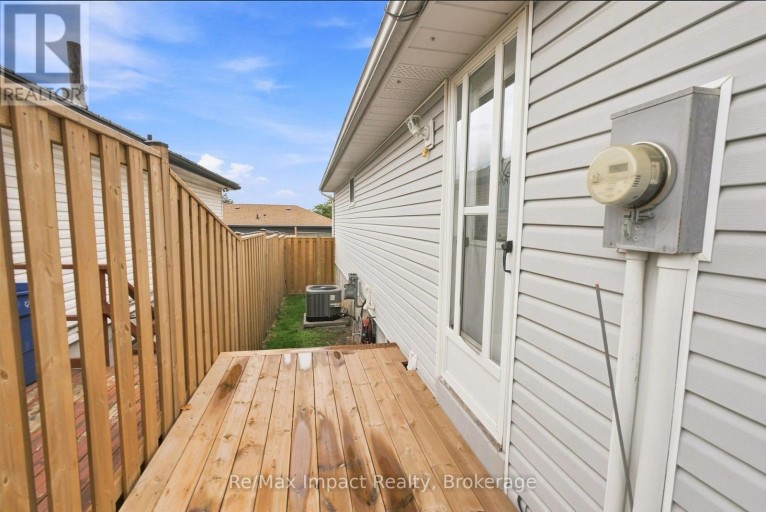 822 SOUTHDOWN STREET, Oshawa (Donevan), Ontario, L1H7X3