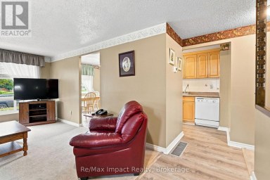 822 SOUTHDOWN STREET Oshawa (Donevan) Ontario photo 6