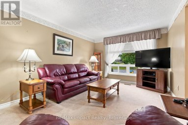 822 SOUTHDOWN STREET Oshawa (Donevan) Ontario photo 8