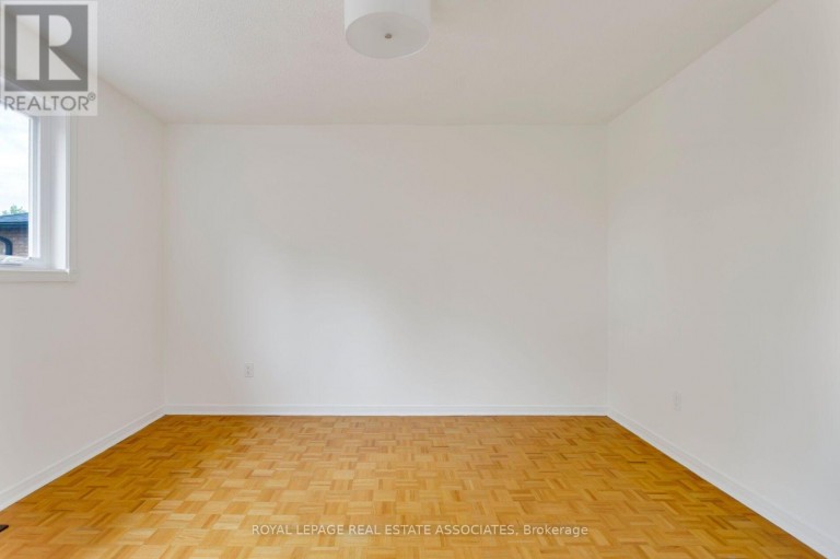 1410 WAKEHURST CRESCENT, Oakville (CV Clearview), Ontario, L6J6T6