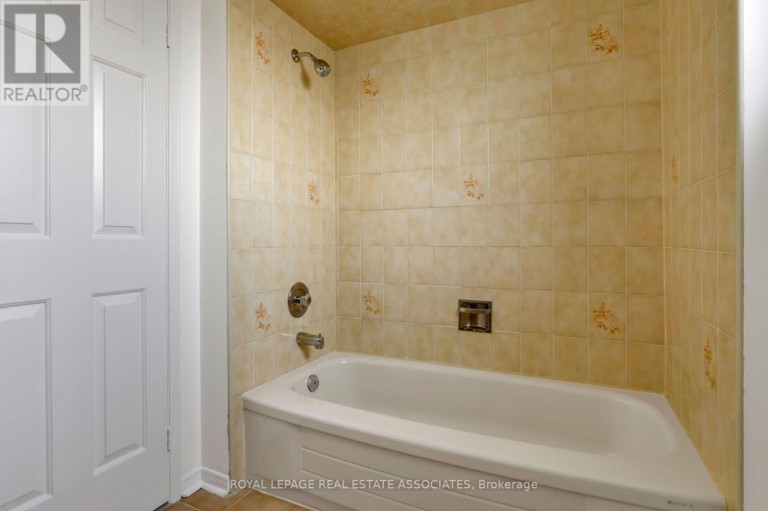 1410 WAKEHURST CRESCENT, Oakville (CV Clearview), Ontario, L6J6T6