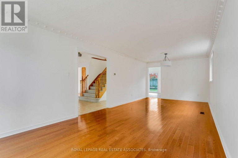 1410 WAKEHURST CRESCENT, Oakville (CV Clearview), Ontario, L6J6T6