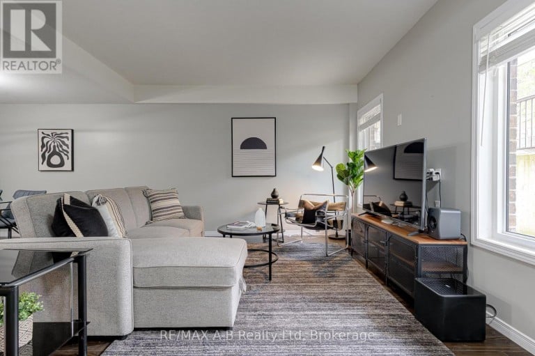 H - 242 RACHEL CRESCENT, Kitchener, Ontario, N2R0E1