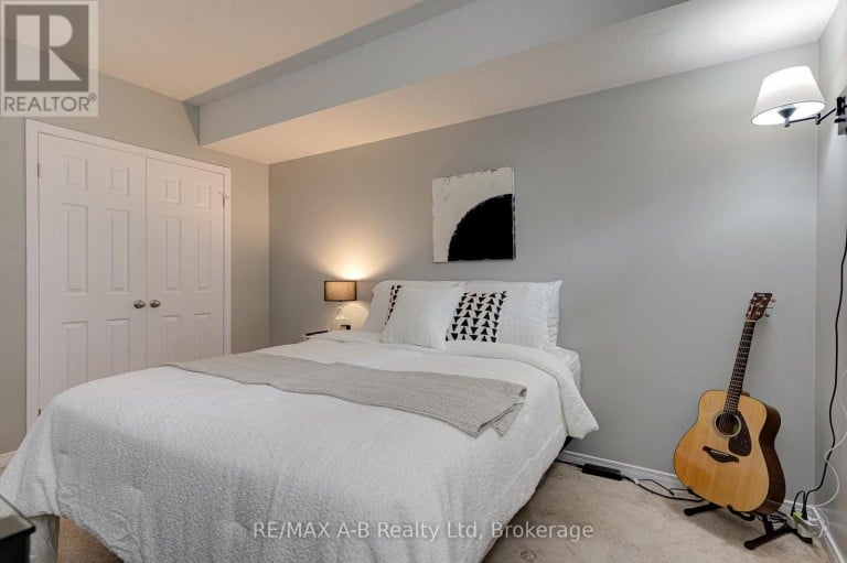 H - 242 RACHEL CRESCENT, Kitchener, Ontario, N2R0E1