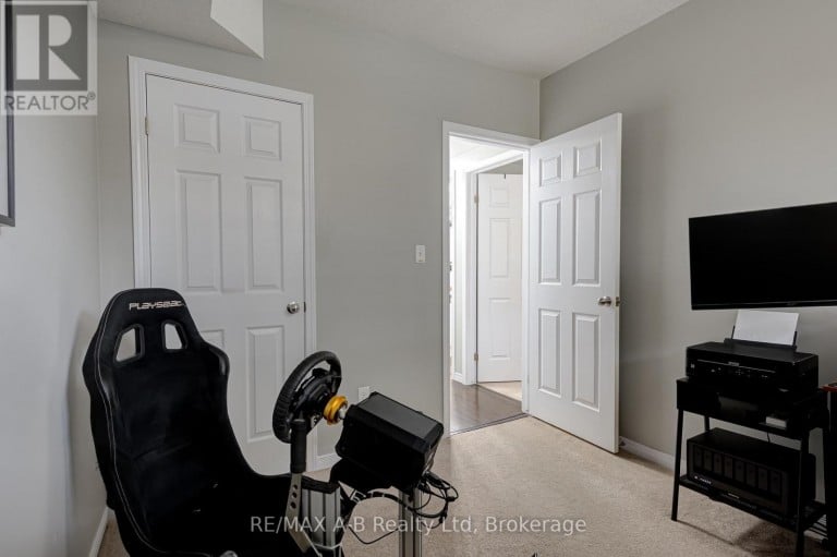 H - 242 RACHEL CRESCENT, Kitchener, Ontario, N2R0E1