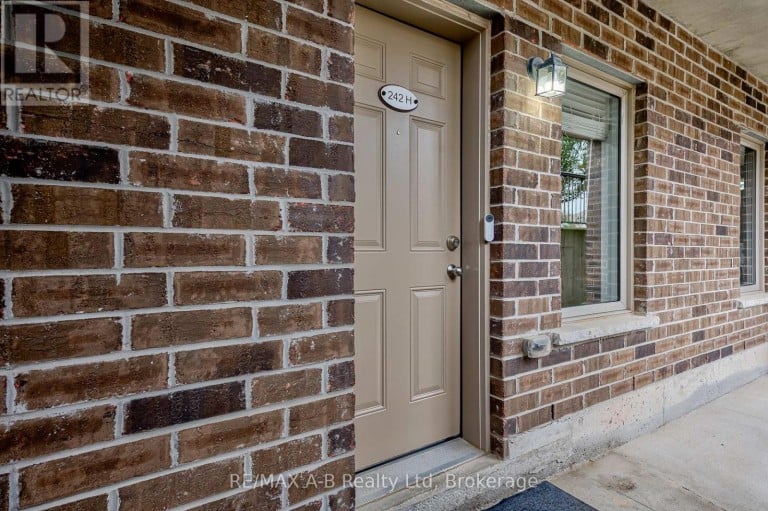 H - 242 RACHEL CRESCENT, Kitchener, Ontario, N2R0E1