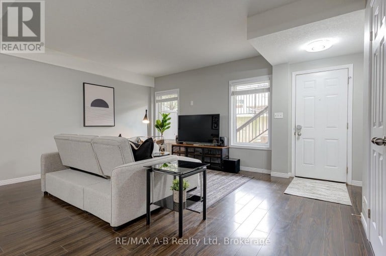 H - 242 RACHEL CRESCENT, Kitchener, Ontario, N2R0E1