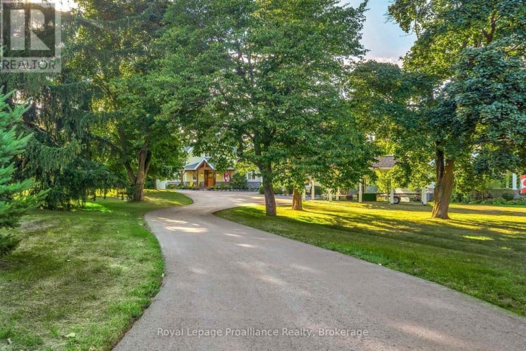12698 LOYALIST PARKWAY, Prince Edward County (Picton Ward), Ontario, K0K2T0