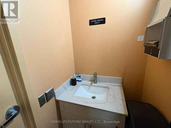 296 - 284-296 MARKHAM ROAD, Toronto (Scarborough Village), Ontario, M1J3C5