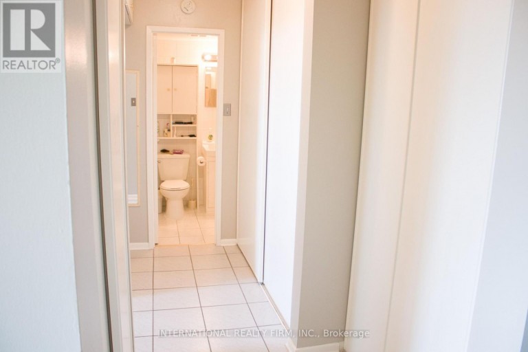 1111 - 50 LOTHERTON PATHWAY, Toronto (Yorkdale-Glen Park), Ontario, M6B2G8
