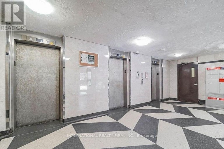 1111 - 50 LOTHERTON PATHWAY, Toronto (Yorkdale-Glen Park), Ontario, M6B2G8