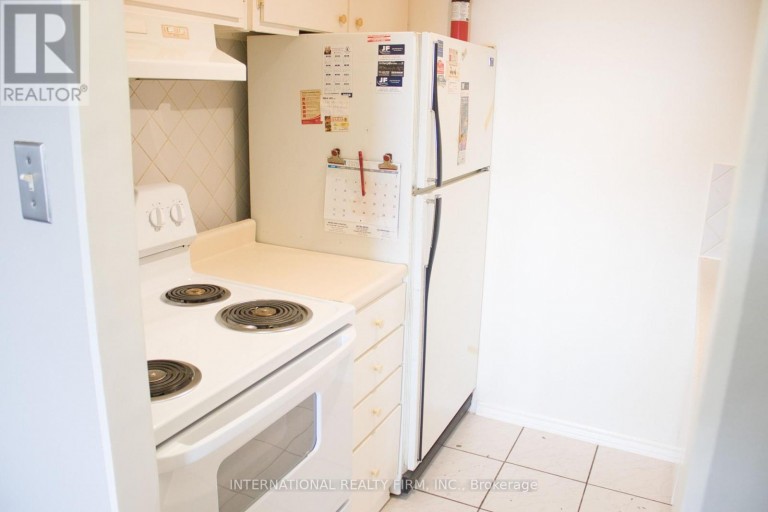 1111 - 50 LOTHERTON PATHWAY, Toronto (Yorkdale-Glen Park), Ontario, M6B2G8