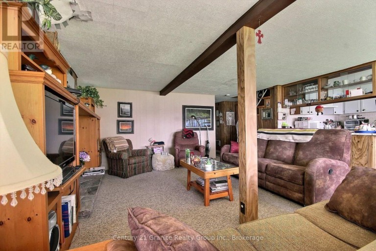 1051 HALLS LAKE ROAD, Algonquin Highlands (Stanhope), Ontario, K0M1S0