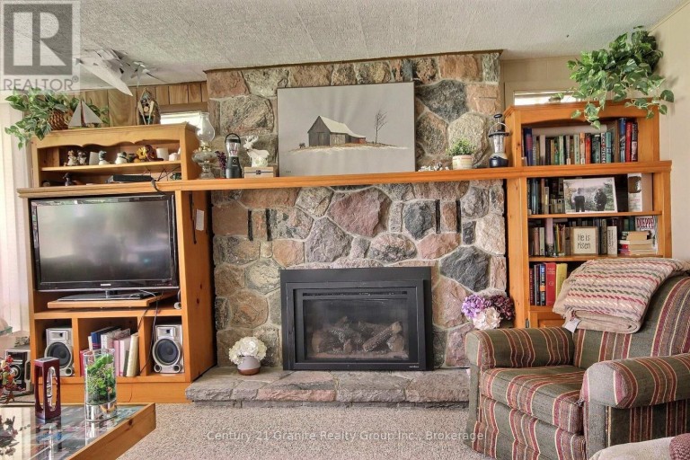 1051 HALLS LAKE ROAD, Algonquin Highlands (Stanhope), Ontario, K0M1S0