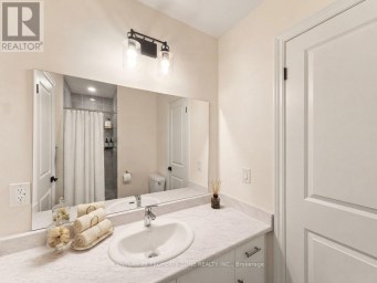 102 CADILLAC CRESCENT Brampton (Fletcher's Meadow) Ontario photo 13
