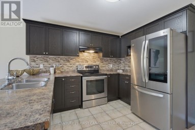 1197 SMITHER ROAD London North (North I) Ontario photo 12
