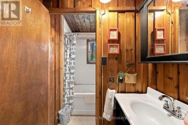 1086 DRAGONFLY LANE Minden Hills (Snowdon) Ontario photo 17