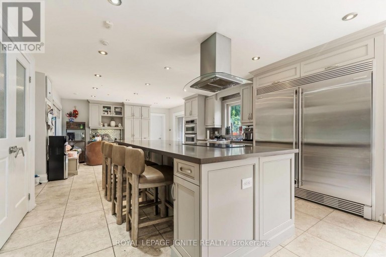 8 RIDGEVALE DRIVE, Markham (Box Grove), Ontario, L6B1A8