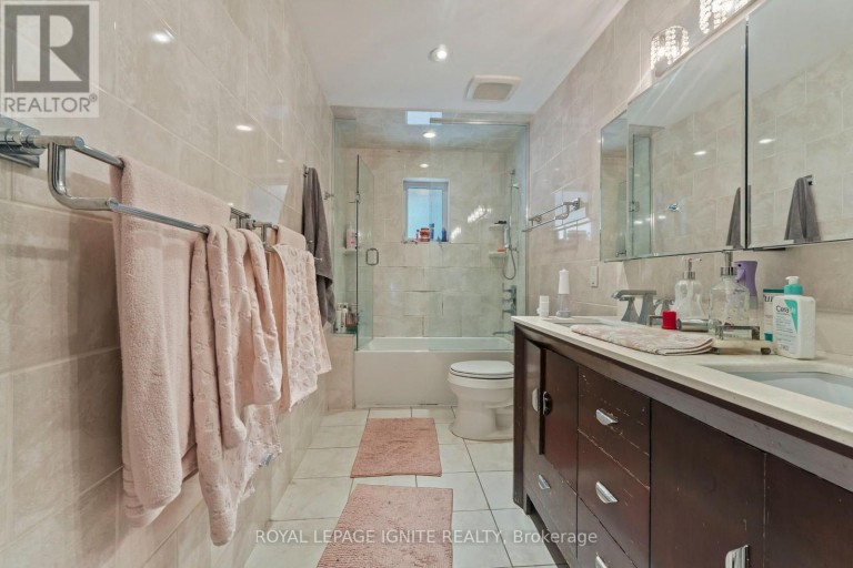 8 RIDGEVALE DRIVE, Markham (Box Grove), Ontario, L6B1A8