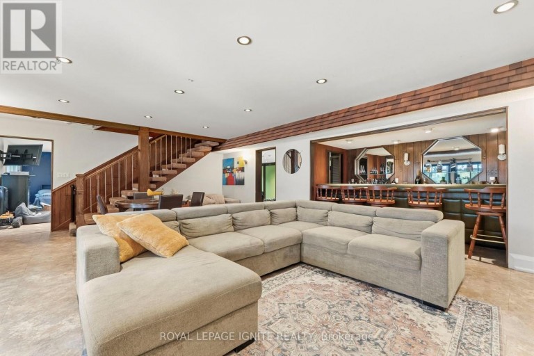 8 RIDGEVALE DRIVE, Markham (Box Grove), Ontario, L6B1A8
