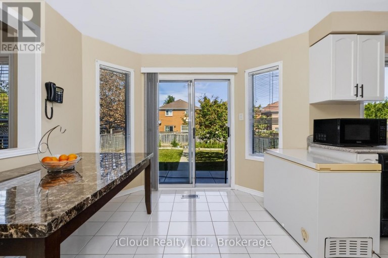 62 CASTLEHILL ROAD, Brampton (Northwood Park), Ontario, L6X4E1