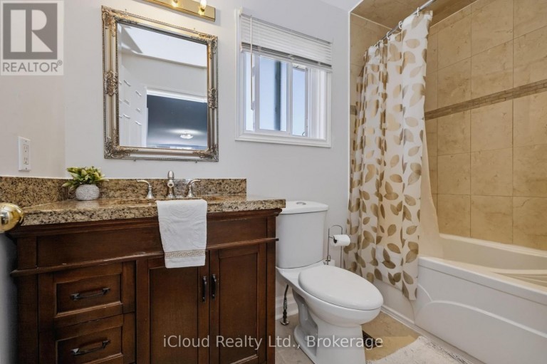62 CASTLEHILL ROAD, Brampton (Northwood Park), Ontario, L6X4E1