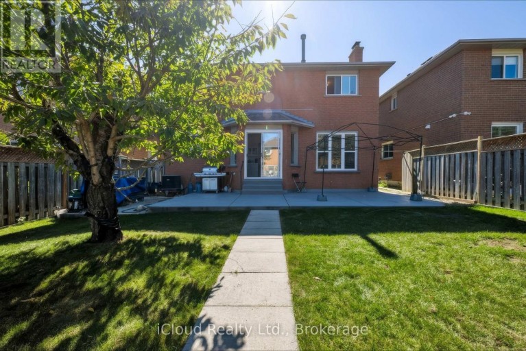 62 CASTLEHILL ROAD, Brampton (Northwood Park), Ontario, L6X4E1