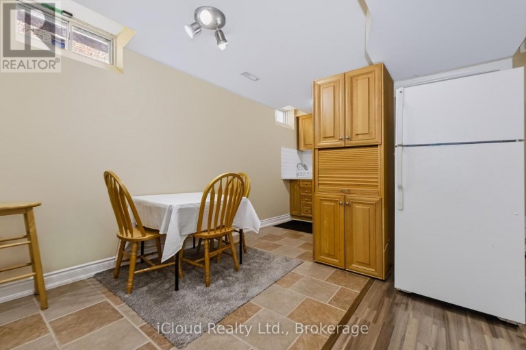 62 CASTLEHILL ROAD, Brampton (Northwood Park), Ontario, L6X4E1