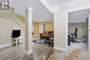 62 CASTLEHILL ROAD Brampton (Northwood Park) Ontario photo 47