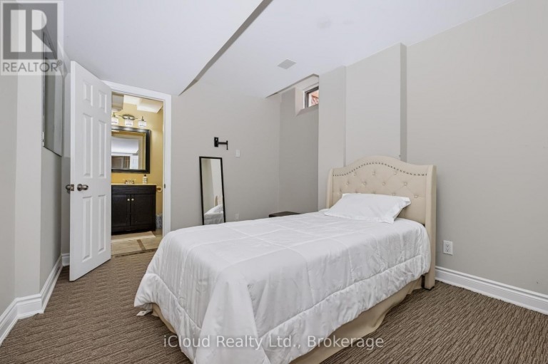 62 CASTLEHILL ROAD, Brampton (Northwood Park), Ontario, L6X4E1