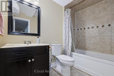 62 CASTLEHILL ROAD Brampton (Northwood Park) Ontario photo 50