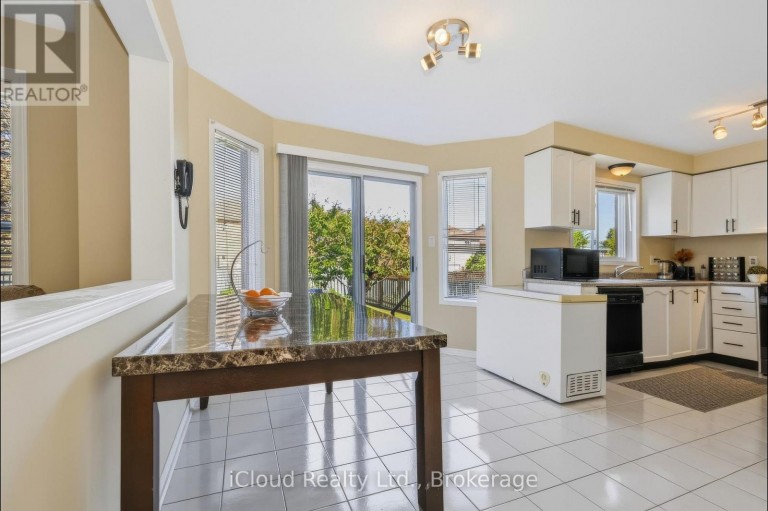 62 CASTLEHILL ROAD, Brampton (Northwood Park), Ontario, L6X4E1
