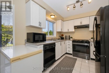 62 CASTLEHILL ROAD Brampton (Northwood Park) Ontario photo 9