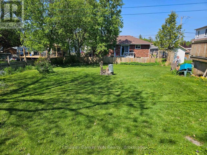 17 ARTHUR STREET E, Minto, Ontario, N0G1Z0