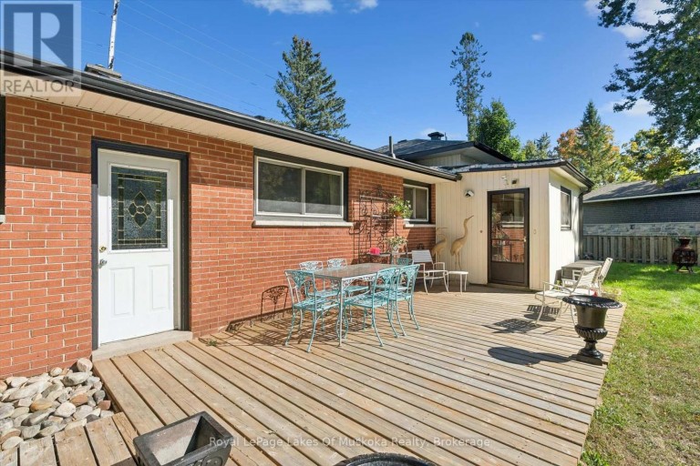 135 MUSKOKA BEACH ROAD, Gravenhurst (Muskoka (S)), Ontario, P1P1B6