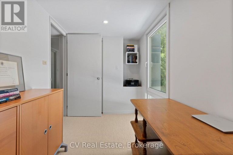 31 AUCHMAR ROAD, Hamilton (Mohawk), Ontario, L9C1C6