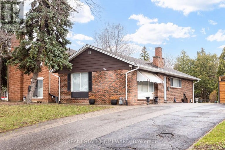 4 MOORECROFT CRESCENT, Toronto (Ionview), Ontario, M1K3V1